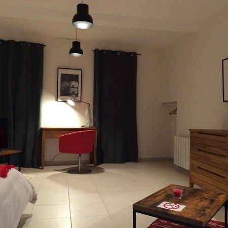 Le Studio Du Chateau Auriac-sur-Vendinelle Екстер'єр фото