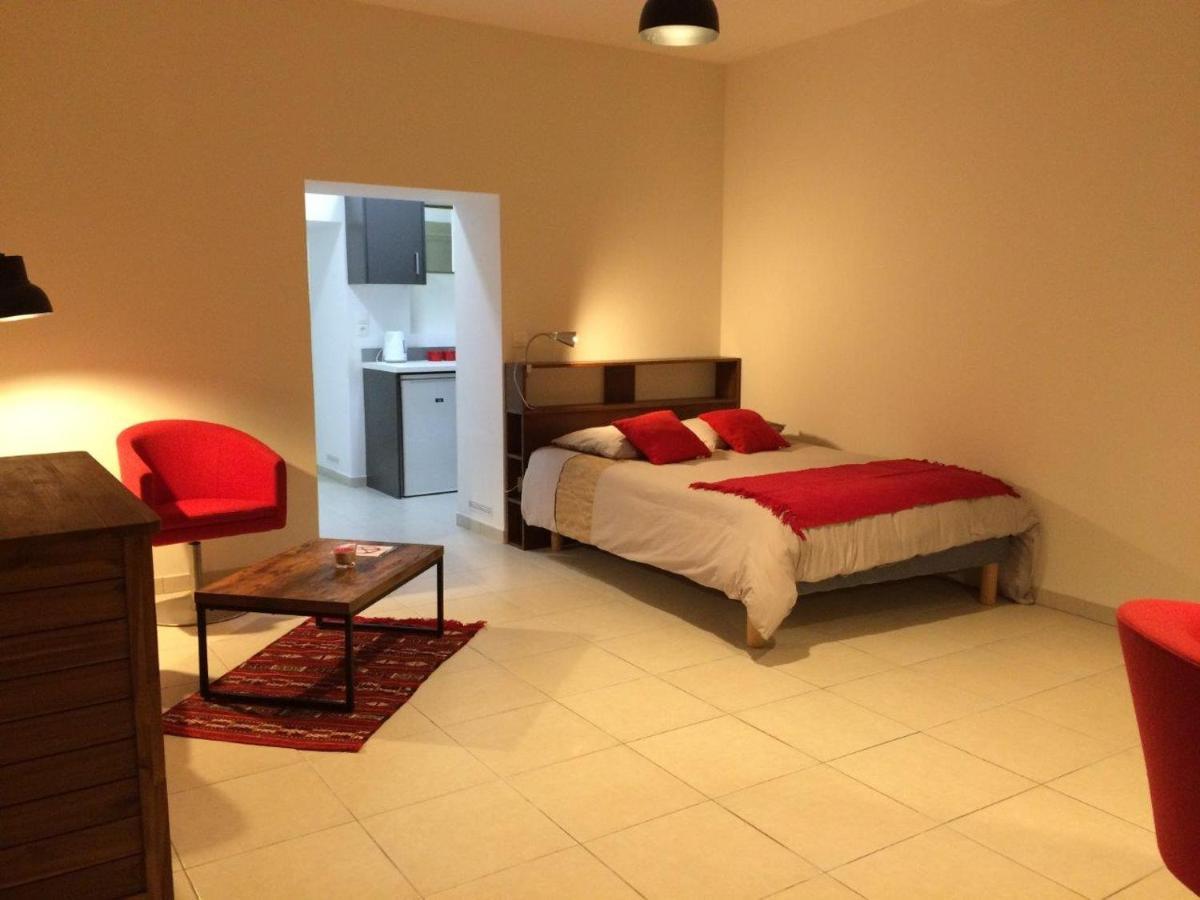 Le Studio Du Chateau Auriac-sur-Vendinelle Екстер'єр фото